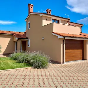 https://villa-bartona-for-8-persons-with-private-swimmingpool.in-istria.net